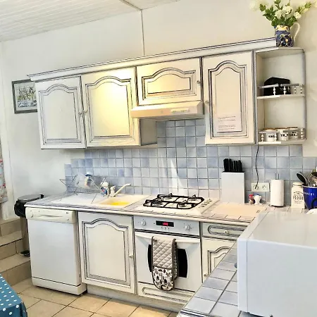 Holiday Petite Maison Bleue *