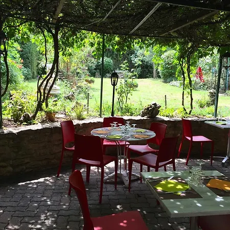 Holiday Petite Maison Bleue Puy-l'Eveque